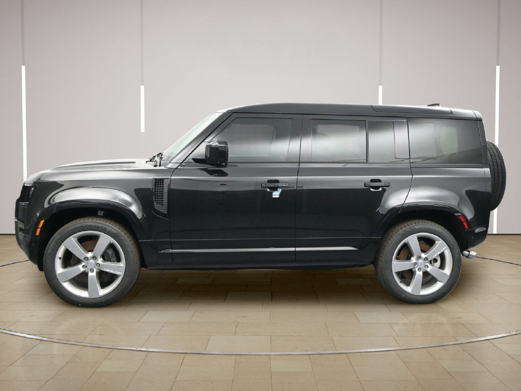 Used 2025 Land Rover Defender 110 X-Dynamic SE AWD/4WD image 2