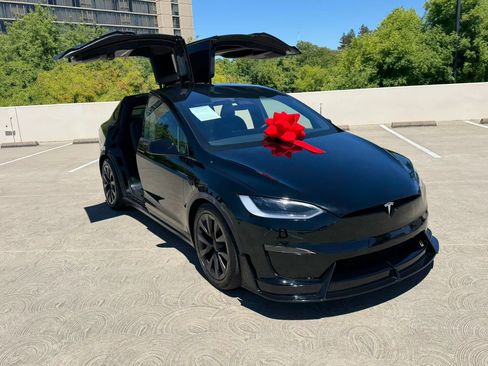Used 2024 Tesla Model X AWD/4WD image 2