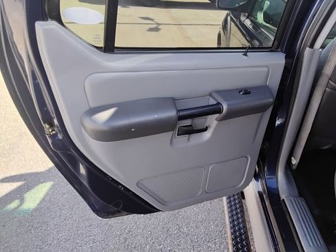 Used 2003 Ford Explorer Sport Trac XLS image 15