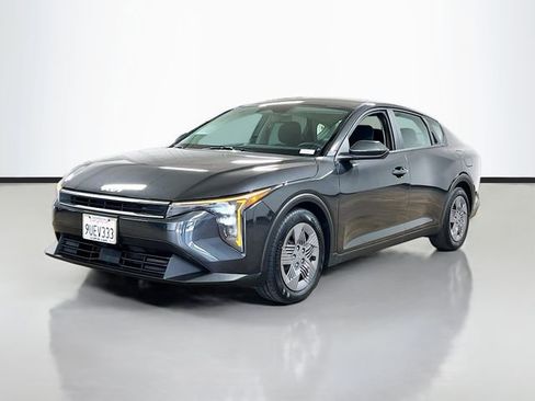 Certified 2025 Kia K4 LX image 3