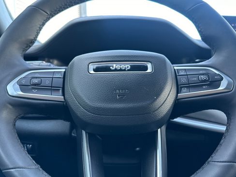 Used 2025 Jeep Compass Limited AWD/4WD image 24
