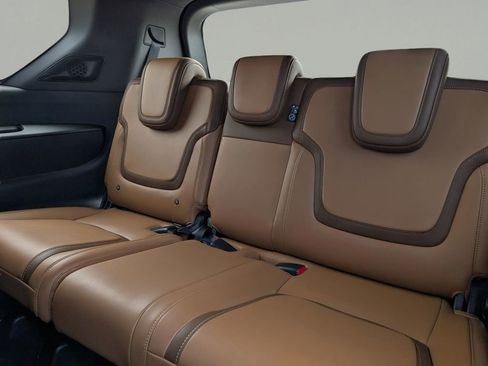 New 2025 Nissan Armada SL image 14