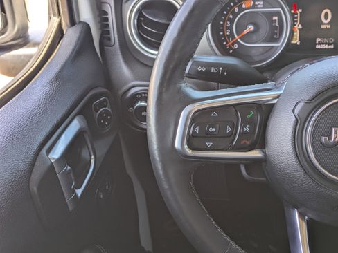 Used 2018 Jeep Wrangler Unlimited Sahara AWD/4WD image 23
