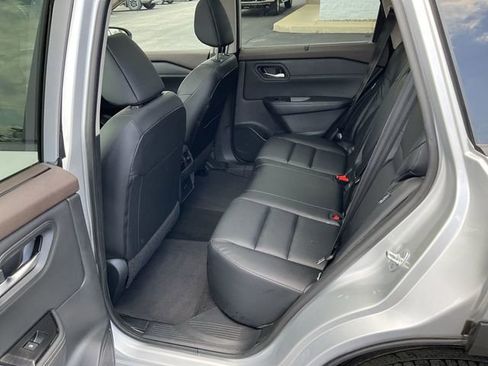 Used 2023 Nissan Rogue SV w/ SV Premium B Package AWD/4WD image 13