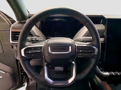 Used 2025 GMC Yukon XL Denali image 11