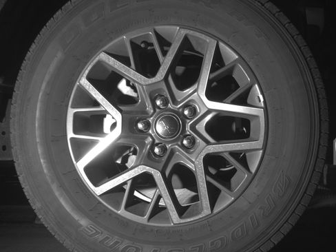 Used 2025 Jeep Wrangler Sahara image 13