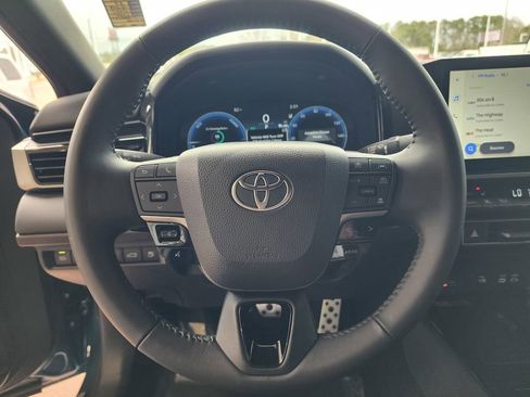 Used 2025 Toyota Camry XSE image 17