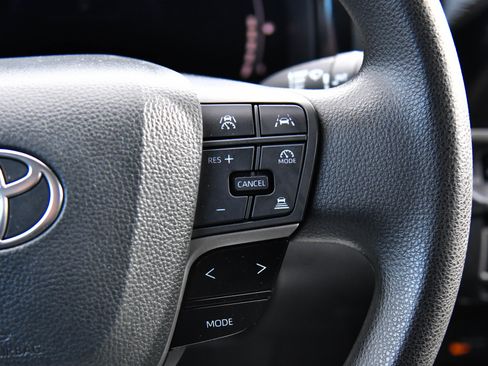 Used 2025 Toyota Camry LE image 29