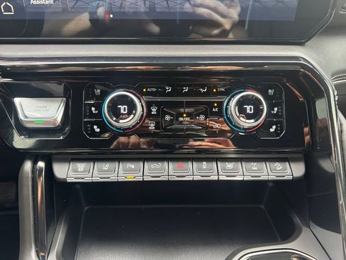 Used 2024 GMC Sierra 2500 AT4X image 21