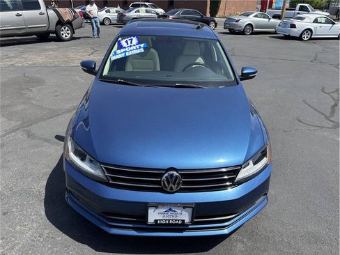 Used 2017 Volkswagen Jetta SEL FWD image 8