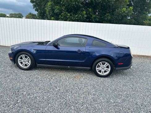 Used 2012 Ford Mustang Coupe RWD image 2