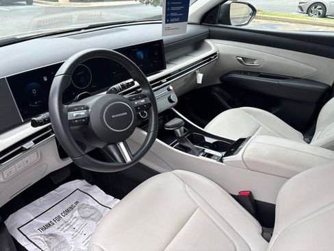 Certified 2025 Hyundai Tucson SEL FWD image 12