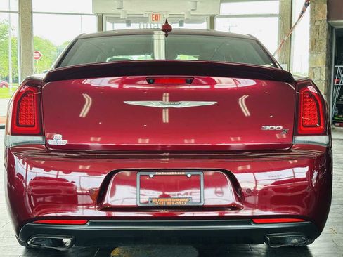 Used 2020 Chrysler 300 S w/ 300S Premium Group 2 RWD image 8