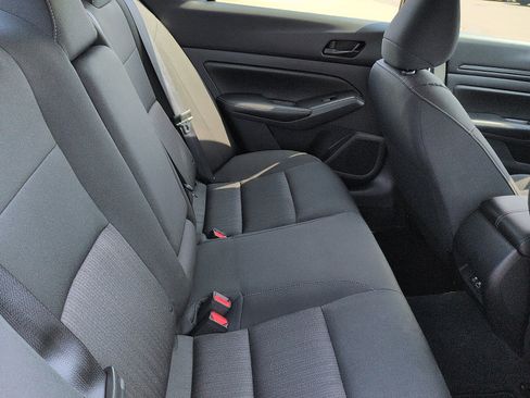 Used 2025 Nissan Altima 2.5 SV FWD image 8