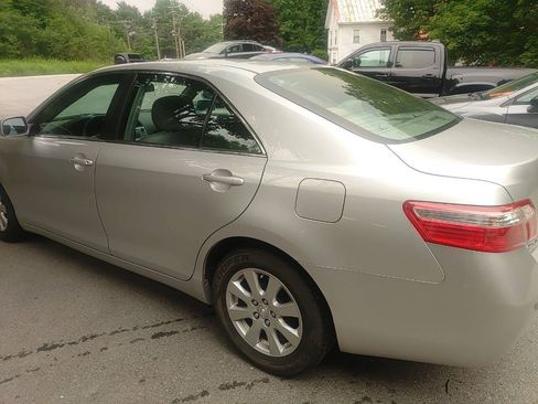 Used 2009 Toyota Camry XLE FWD image 3