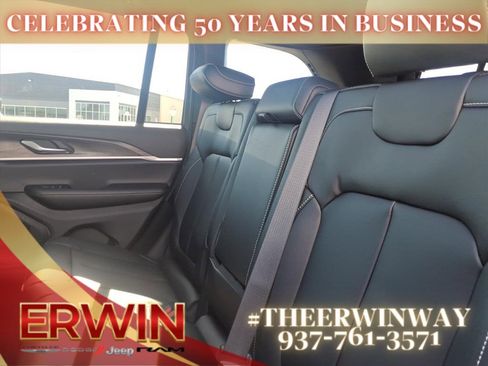 New 2025 Jeep Grand Cherokee Limited w/ Black Appearance Package image 5