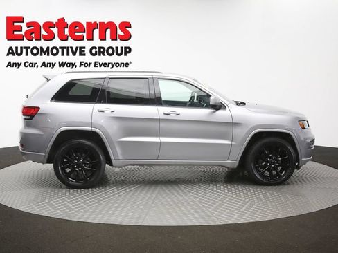 Used 2017 Jeep Grand Cherokee Altitude AWD/4WD image 44