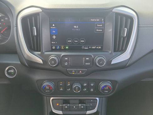Used 2024 GMC Terrain SLT FWD image 21