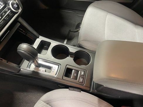 Used 2019 Subaru Outback 2.5i Premium image 20