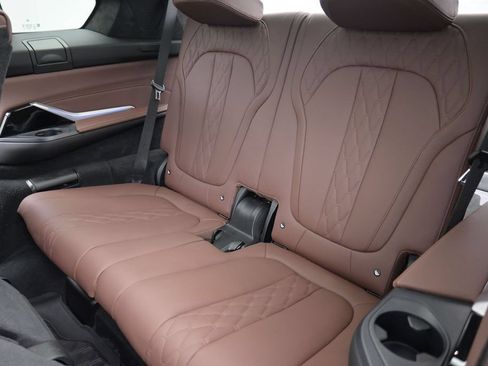 Used 2022 BMW X7 M50i AWD/4WD image 18