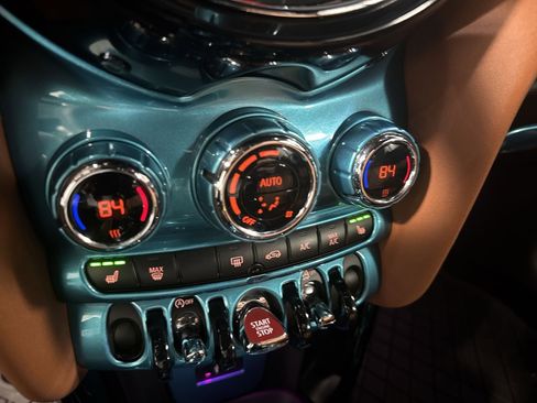 Used 2019 MINI Cooper Convertible w/ Signature Upholstery Package image 26