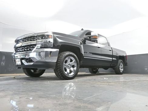Used 2018 Chevrolet Silverado 1500 LTZ w/ Max Trailering Package AWD/4WD image 48