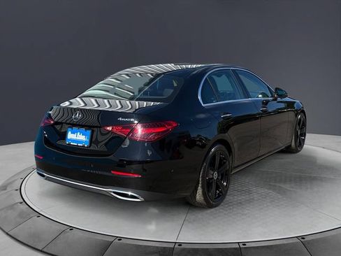 Used 2025 Mercedes-Benz C 300 4MATIC Sedan image 5