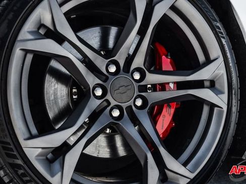 Used 2019 Chevrolet Camaro SS RWD image 4