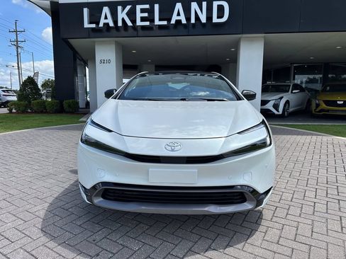 Used 2024 Toyota Prius Limited FWD image 3