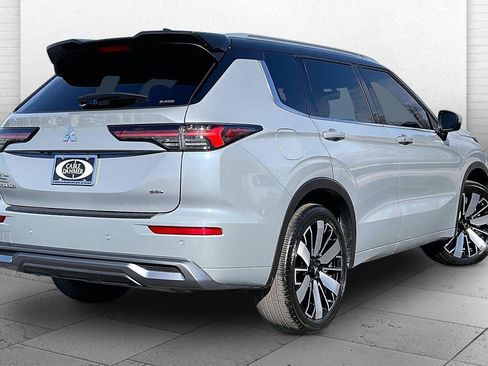 Used 2025 Mitsubishi Outlander SEL image 14