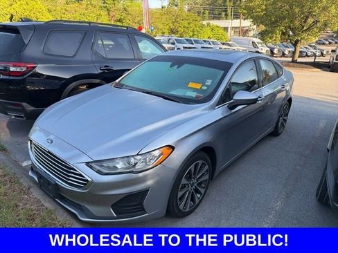 Used 2020 Ford Fusion SE image 1