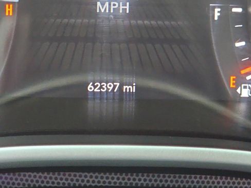 Used 2015 Dodge Challenger R/T Plus RWD image 11