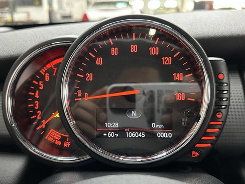 Used 2017 MINI Cooper 4-Door Hardtop image 23