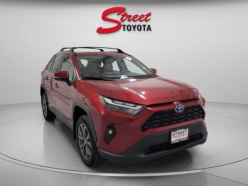 Certified 2024 Toyota RAV4 XLE Premium AWD/4WD image 5