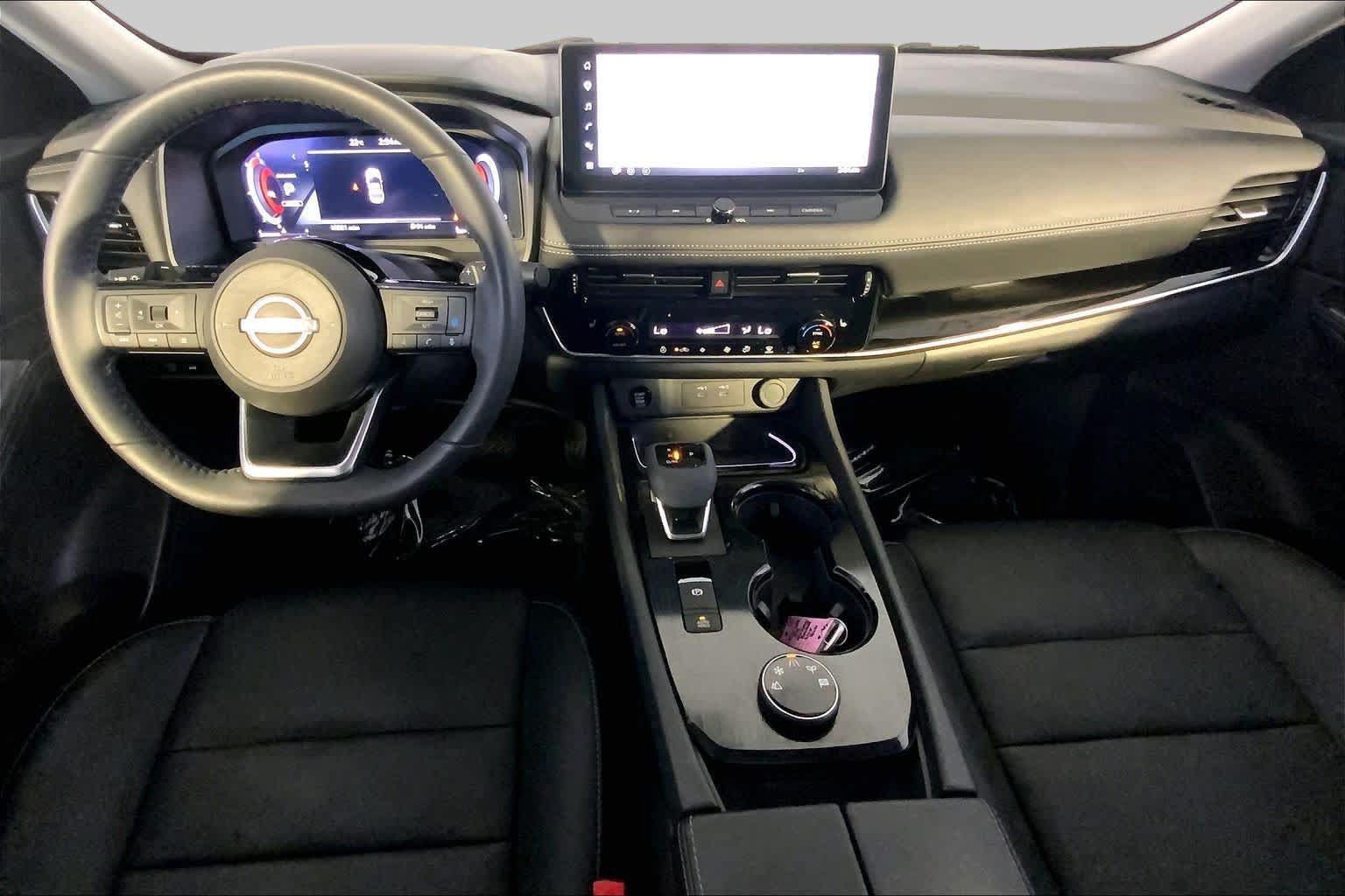 Used 2024 Nissan Rogue SL AWD/4WD image 16