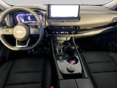 Used 2024 Nissan Rogue SL AWD/4WD image 16