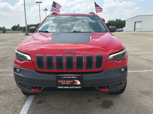 Used 2019 Jeep Cherokee Trailhawk AWD/4WD image 8