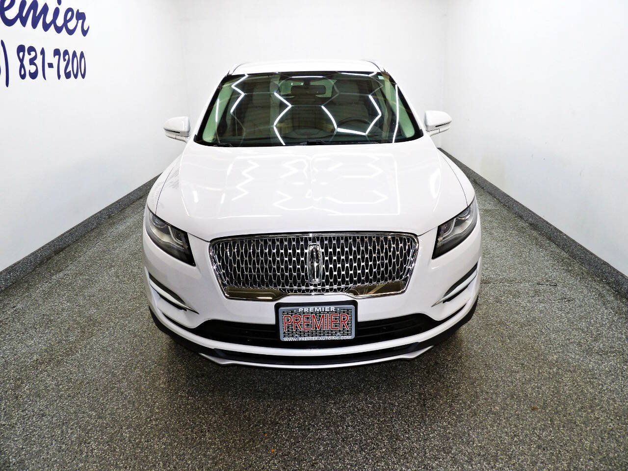 Used 2019 Lincoln MKC Select w/ Select Plus Package AWD/4WD image 2