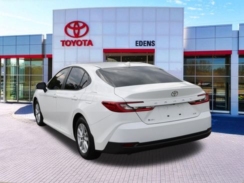 Used 2026 Toyota Camry LE w/ Convenience Package FWD image 7