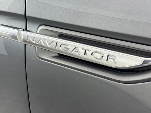 Used 2021 Lincoln Navigator Reserve w/ Luxury Package AWD/4WD image 15