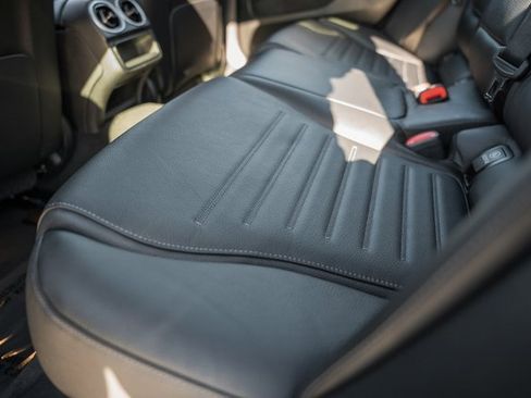 Used 2022 Mercedes-Benz C 300 4MATIC Sedan image 32