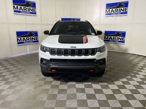 Used 2023 Jeep Compass Trailhawk w/ Sun and Sound Group AWD/4WD image 12