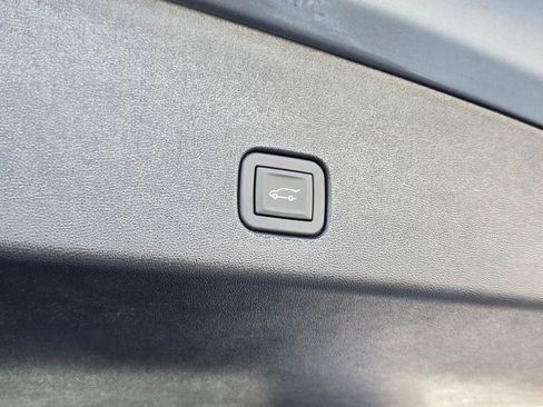 New 2026 Cadillac Optiq Sport 2 image 32