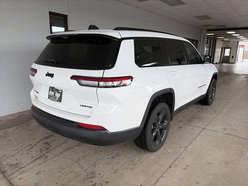 Used 2023 Jeep Grand Cherokee L Limited w/ Luxury Tech Group II AWD/4WD image 5