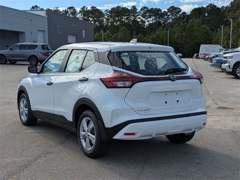 New 2025 Nissan Kicks Play S image 5