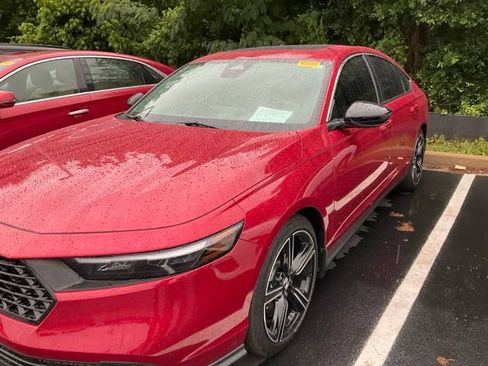 Used 2025 Honda Accord Sport image 11