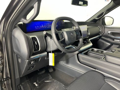 New 2026 Ford Expedition Max Platinum w/ Stealth Performance Package AWD/4WD image 2