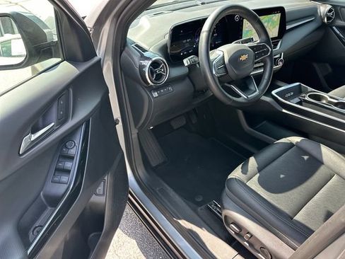 Used 2025 Chevrolet Equinox LT w/ Convenience Package II AWD/4WD image 11
