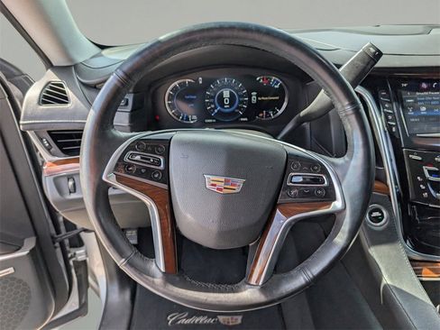 Used 2019 Cadillac Escalade Luxury image 22