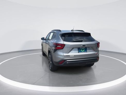 Used 2025 Chevrolet Trax RS w/ Driver Confidence Package FWD image 7